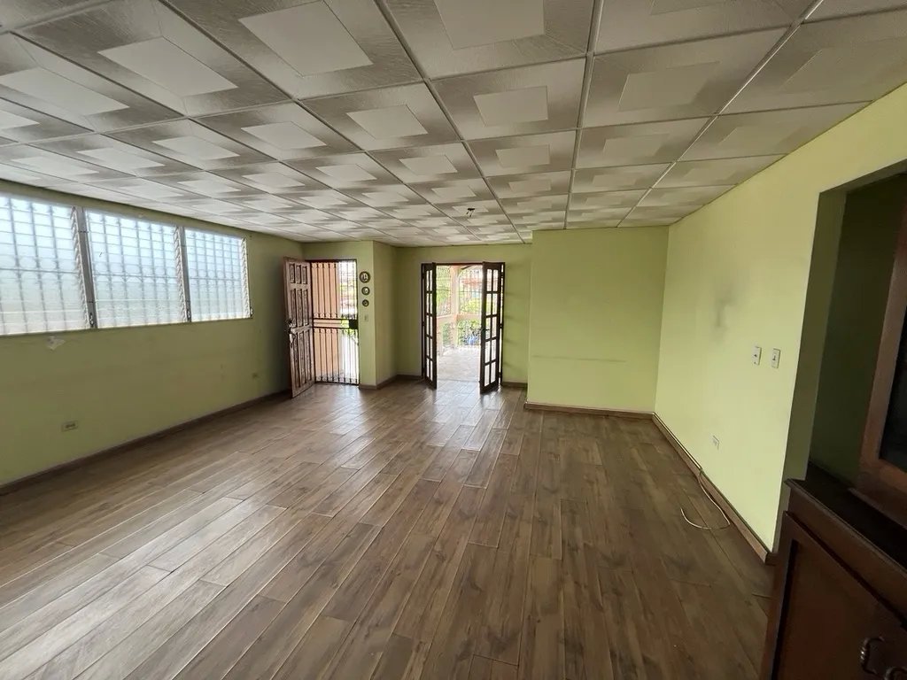 SE VENDEN DOS CASAS EN BETANIA