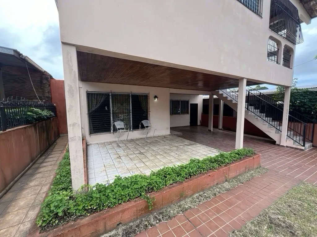 SE VENDEN DOS CASAS EN BETANIA