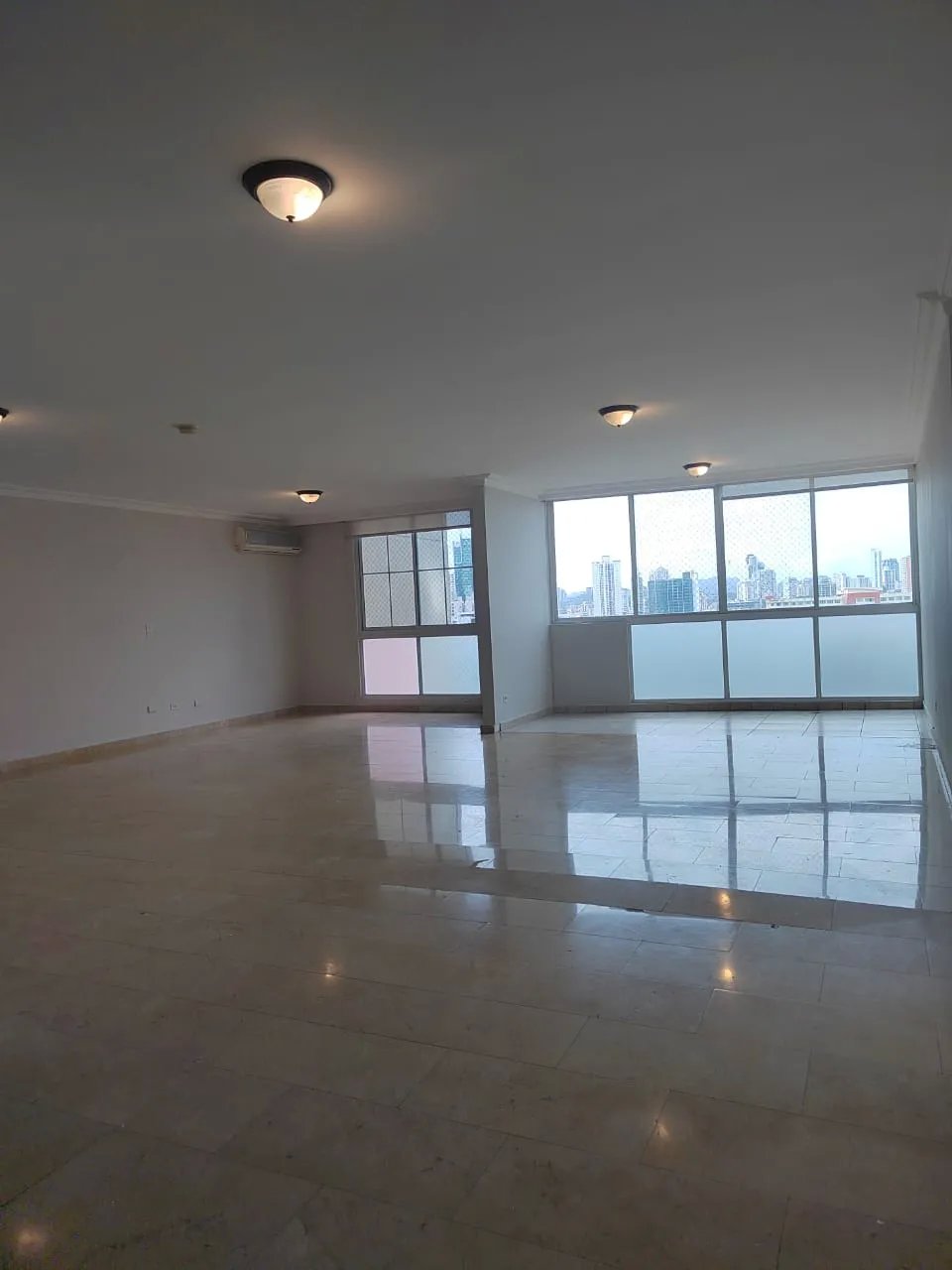 Apartment For Sale in Punta Pacífica