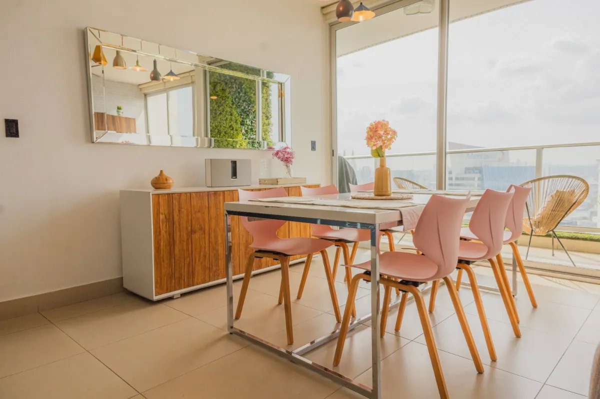 Venta de Apartamento FULL AMUEBLADO en Piso Alto, PH. OCEANAIRE