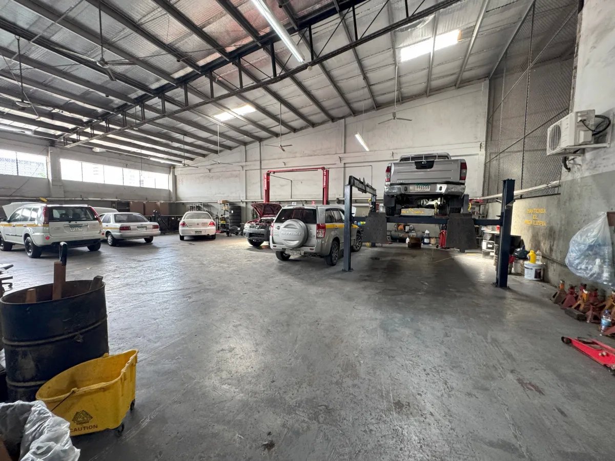Se Vende Galera Comercial en Avenida Balboa