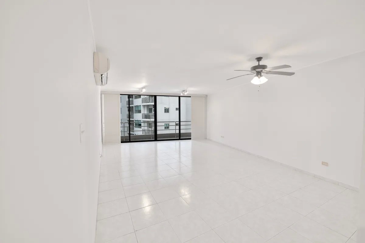 Apartment For Sale in Punta Paitilla