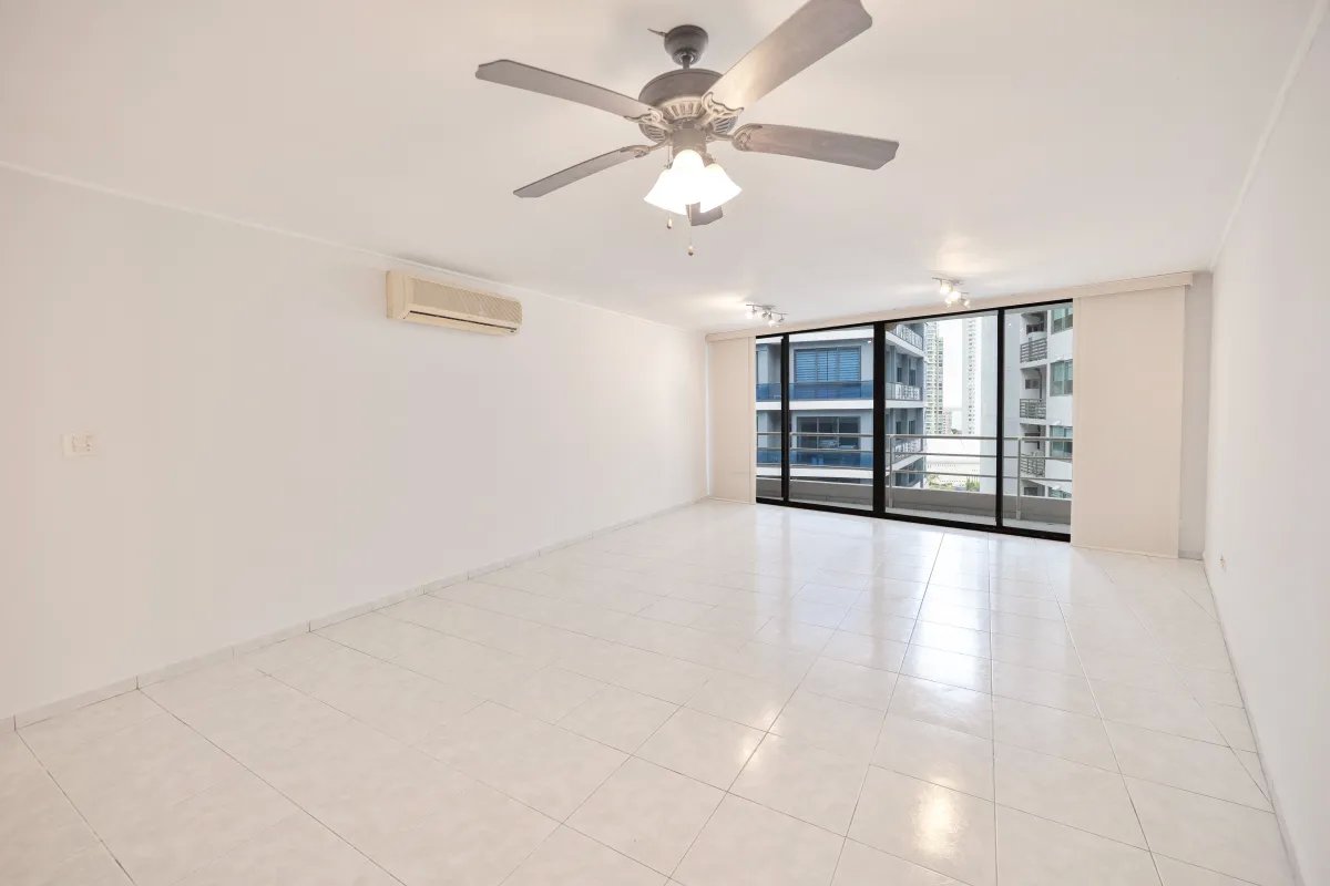 Apartment For Sale in Punta Paitilla