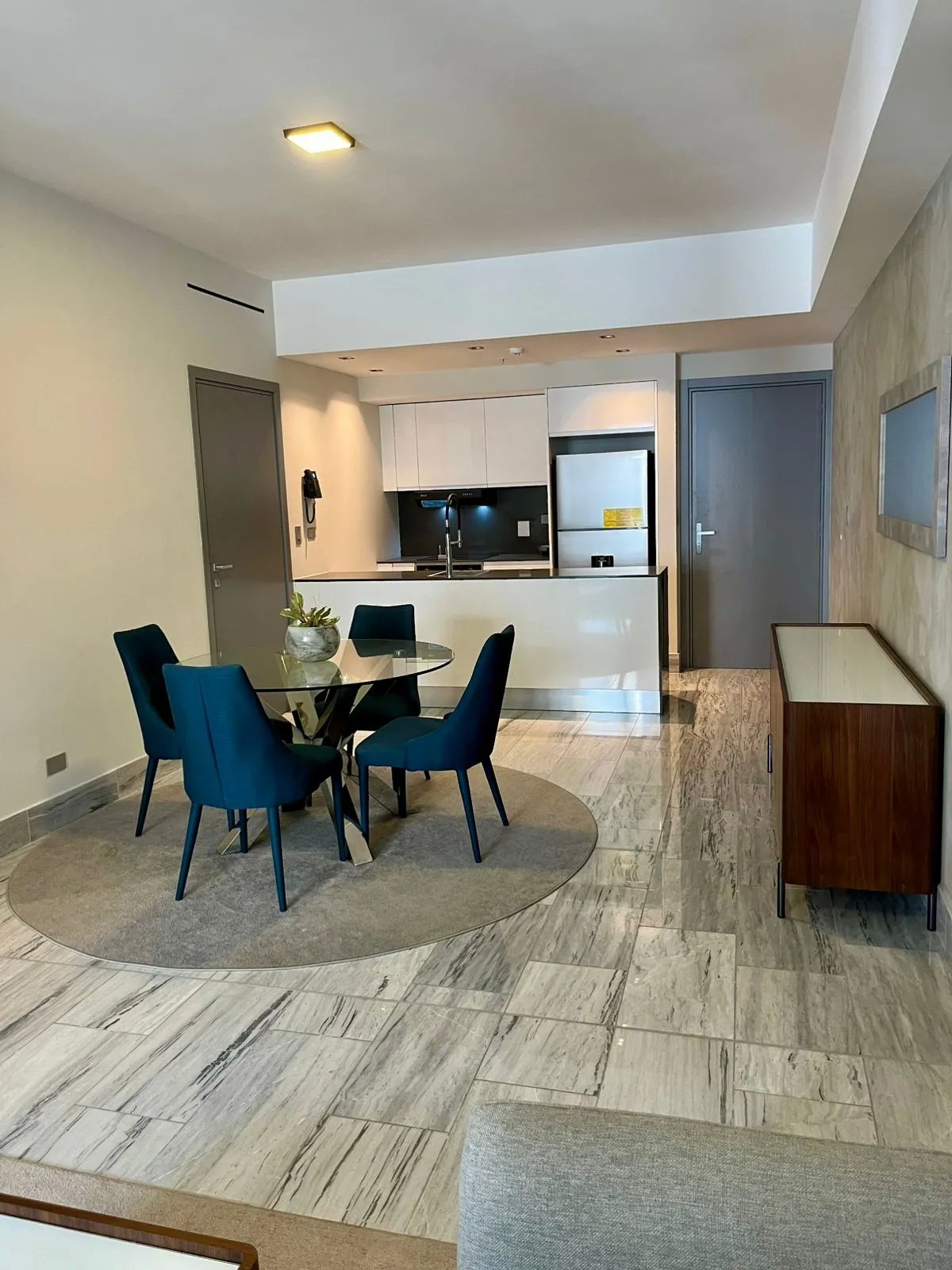 Apartment For Rent in Avenida Balboa