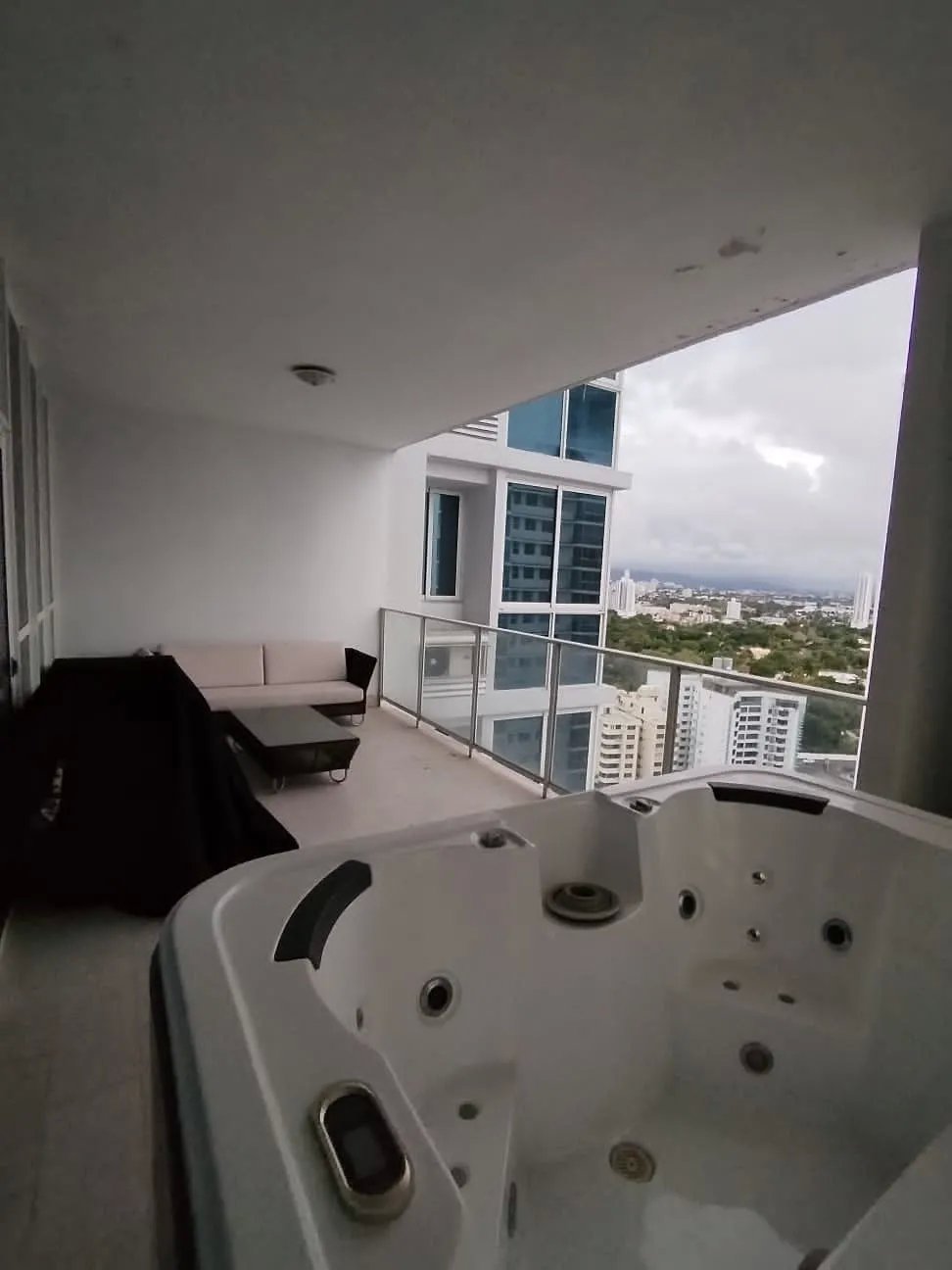 Apartment For Sale in San Francisco