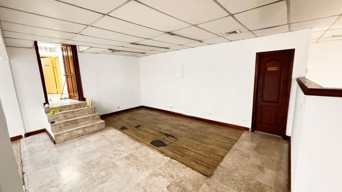 Venta Local Comercial PH Twin Tower, Marbella