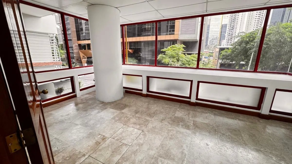 Venta Local Comercial PH Twin Tower, Marbella