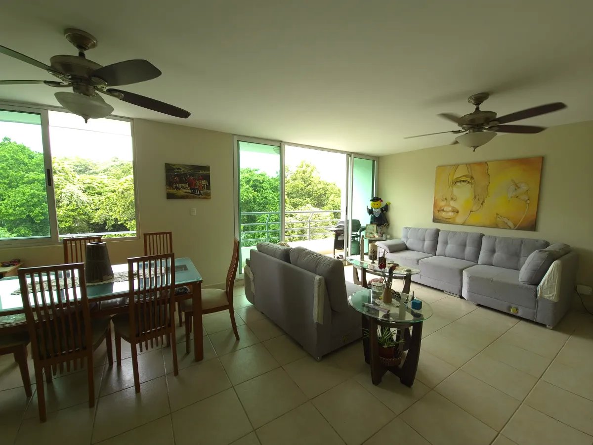 Apartment For Sale in Avenida Ancón