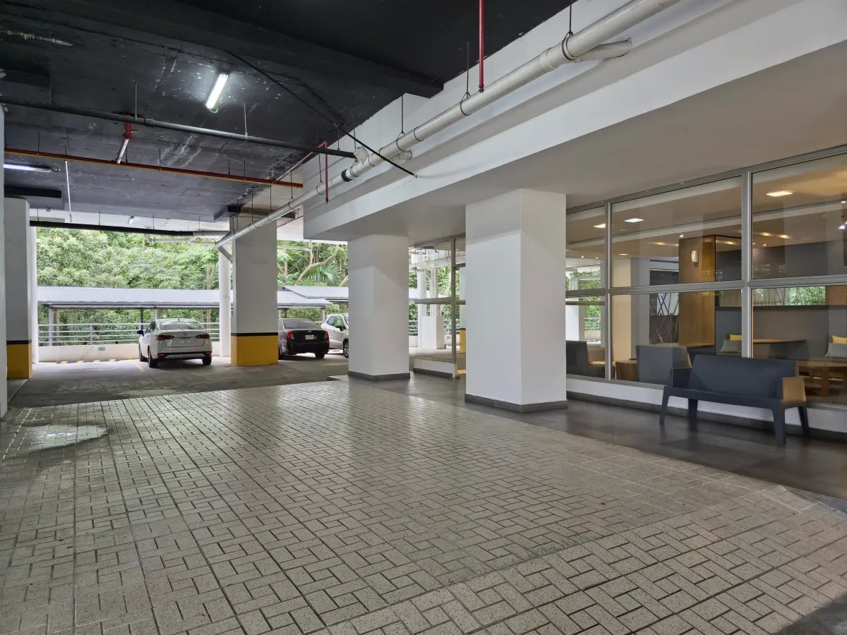 Apartment For Sale in Avenida Ancón