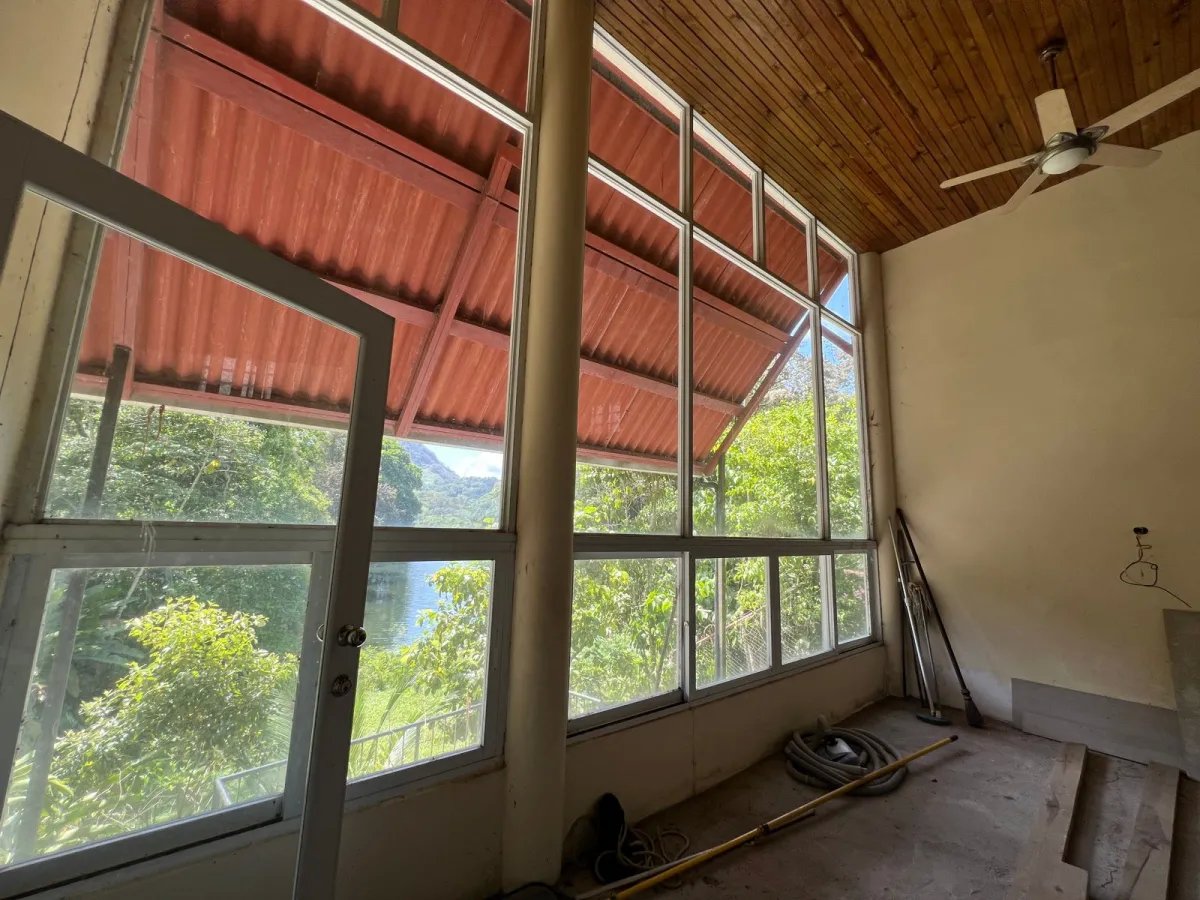 Venta  Propiedad con 2 Casas + Vista al Lago en Las Cumbres