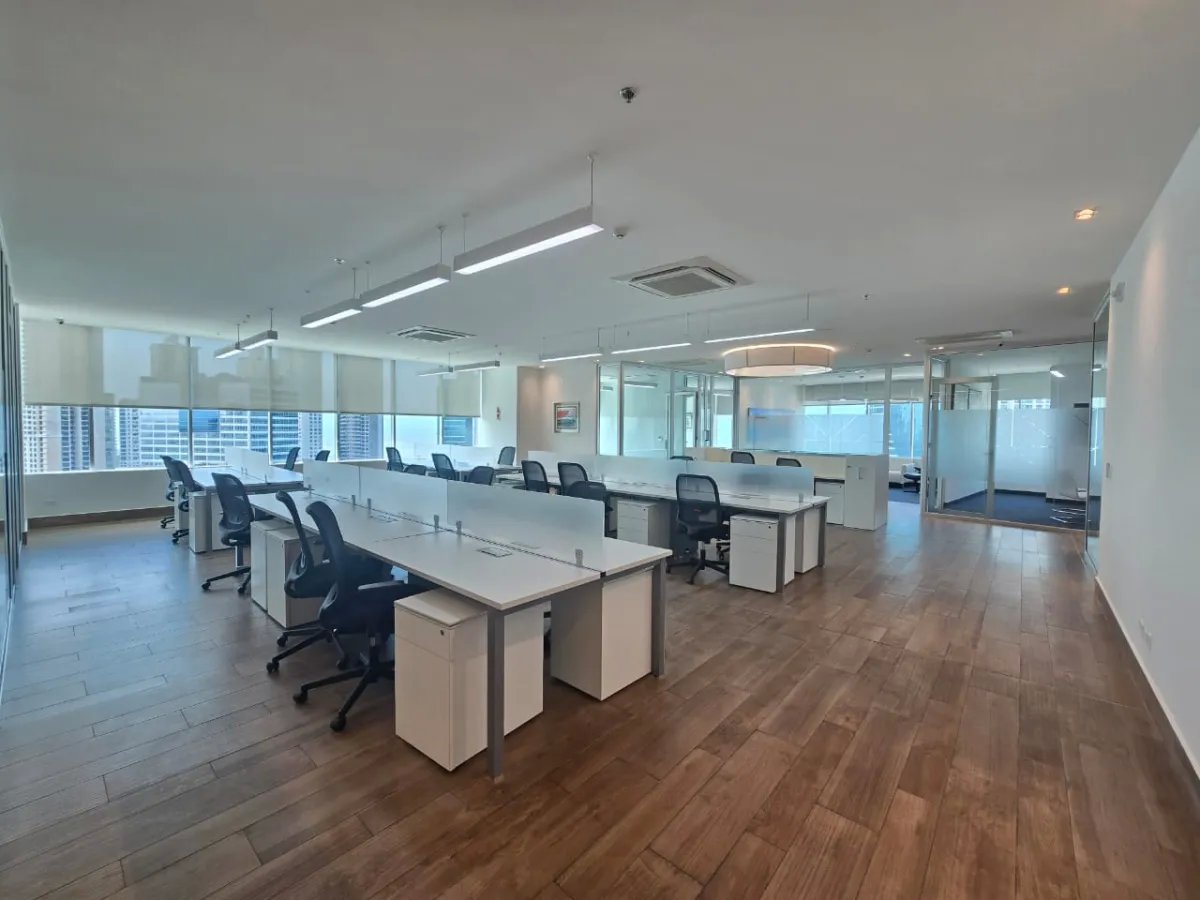 Se Alquila Oficina en el  P.H. Plaza del Este Costa del Este