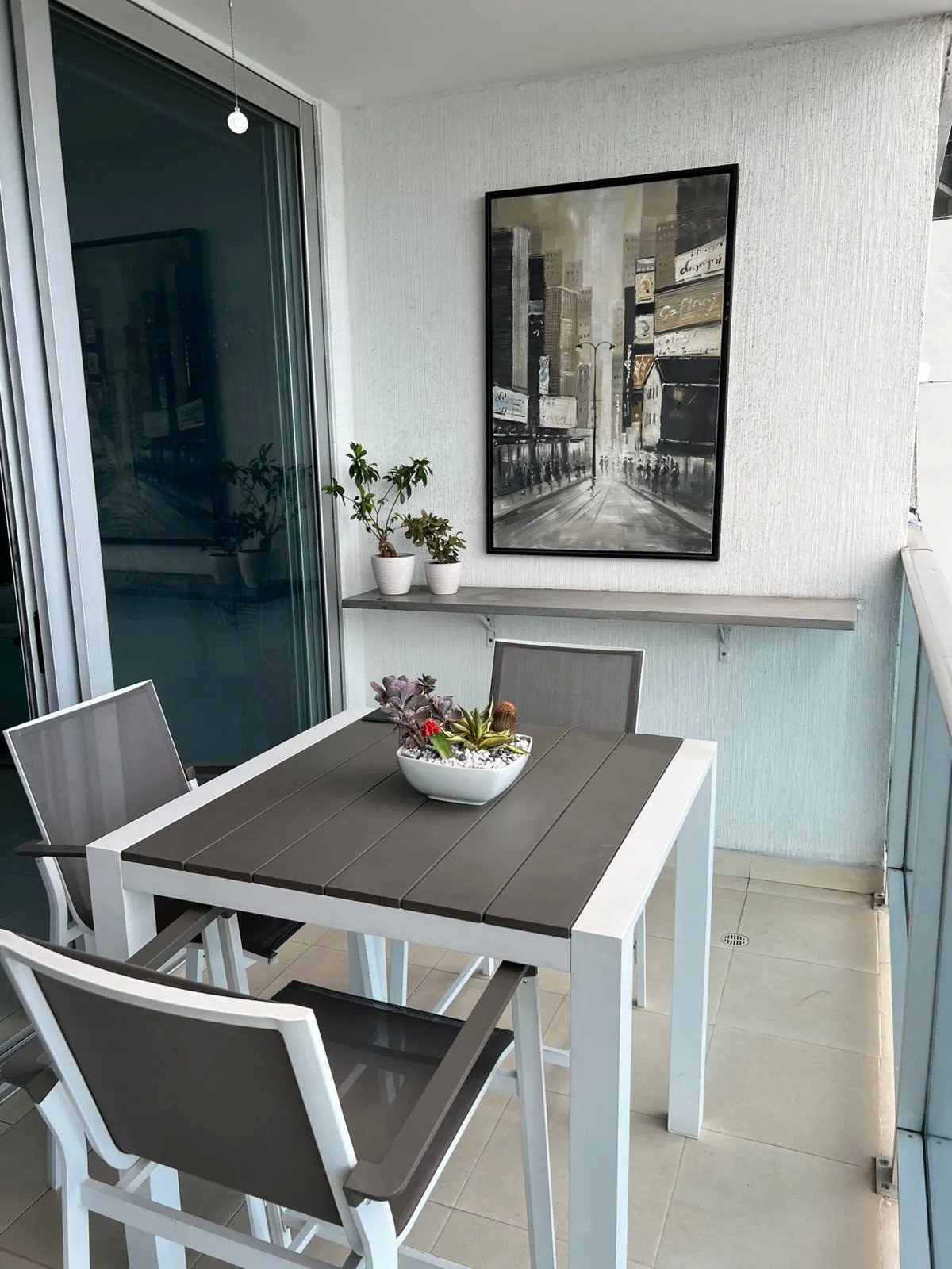 Se Vende Hermoso Apartamento totalmente Amueblado con Vista al Mar  Avenida Balboa |