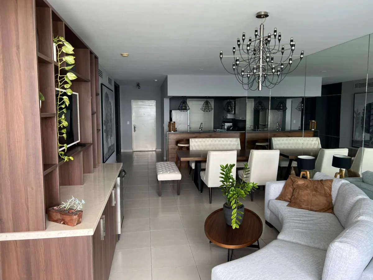 Se Vende Hermoso Apartamento totalmente Amueblado con Vista al Mar  Avenida Balboa |