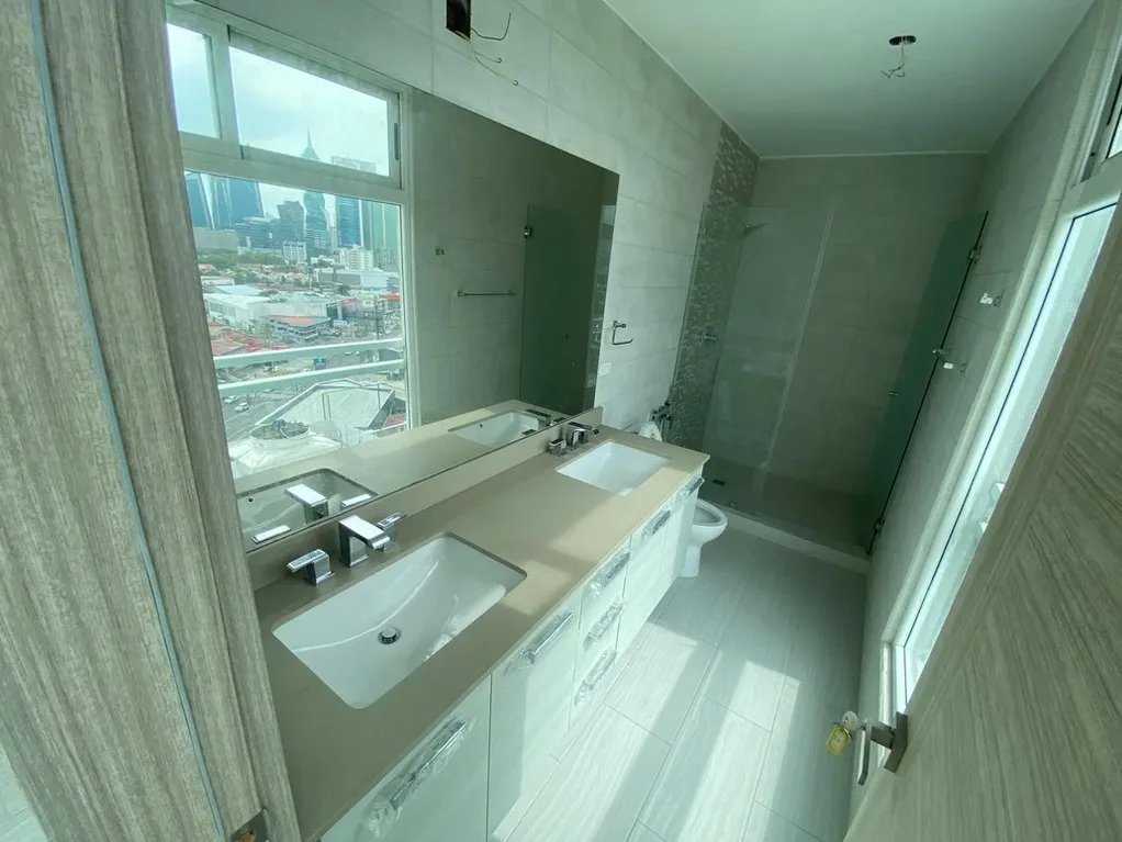 Apartment For Sale in San Francisco