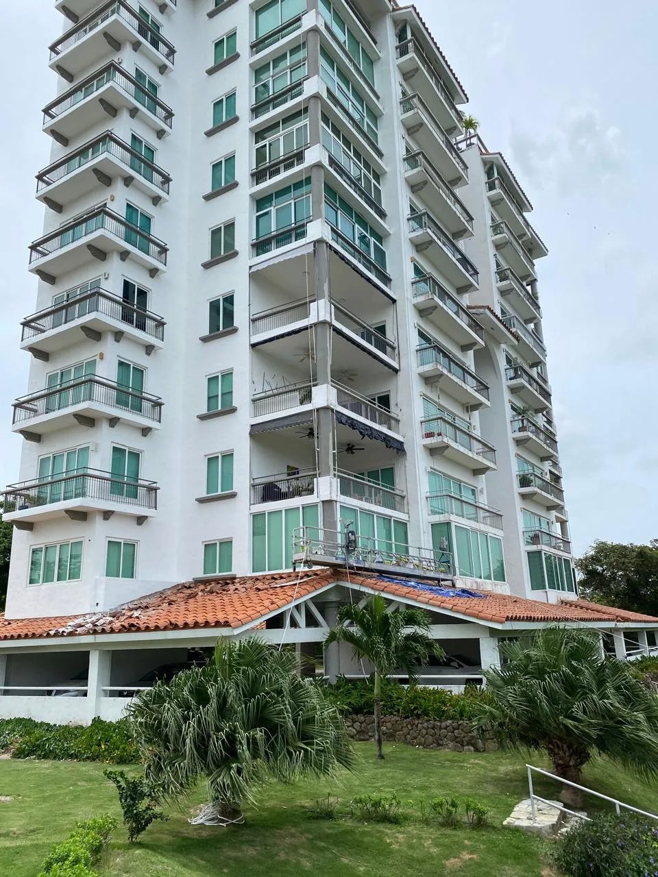 SE ALQUILA APARTAMENTO EN PUNTA BARCO