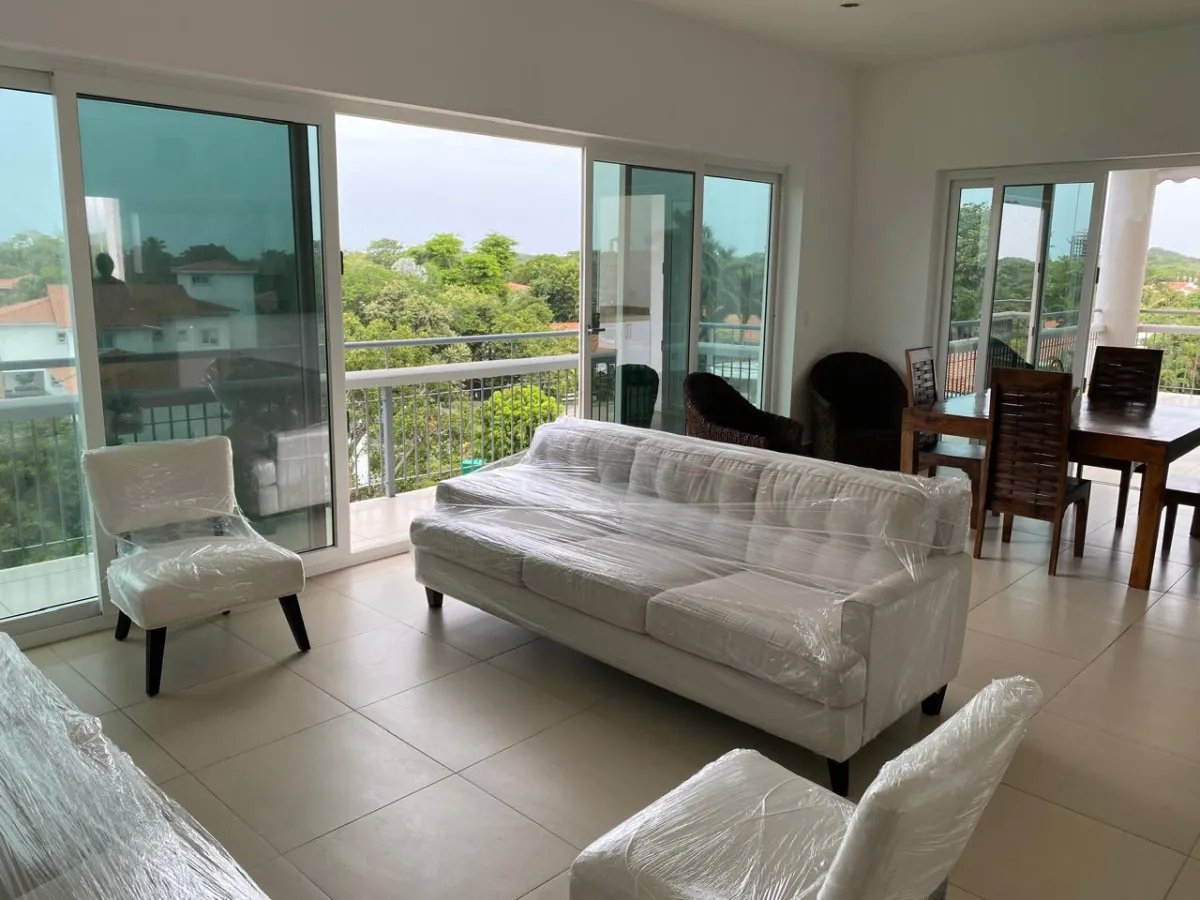 SE ALQUILA APARTAMENTO EN PUNTA BARCO