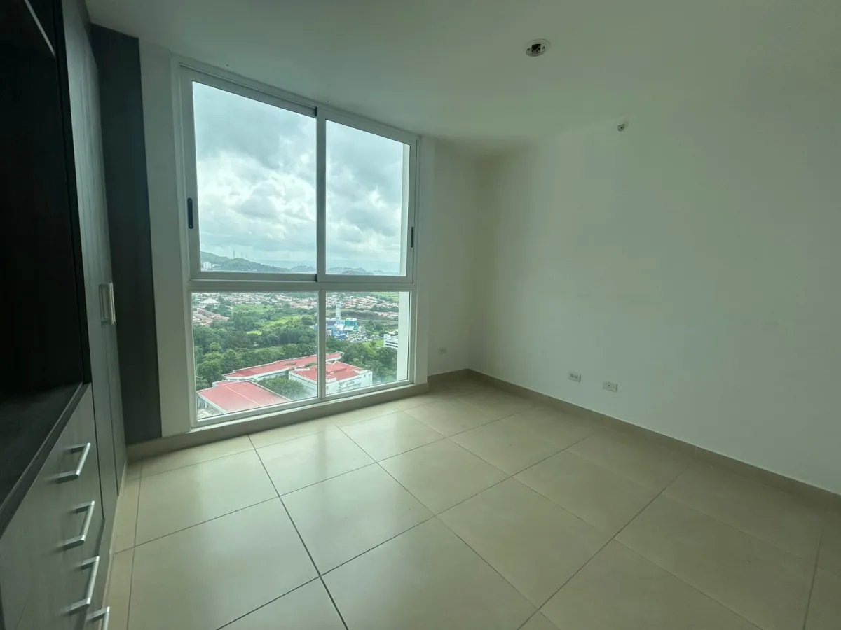 Apartment For Sale in Ancon