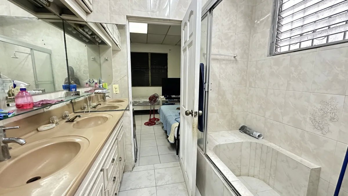Se vende casa en Avenida Balboa, Bella Vista