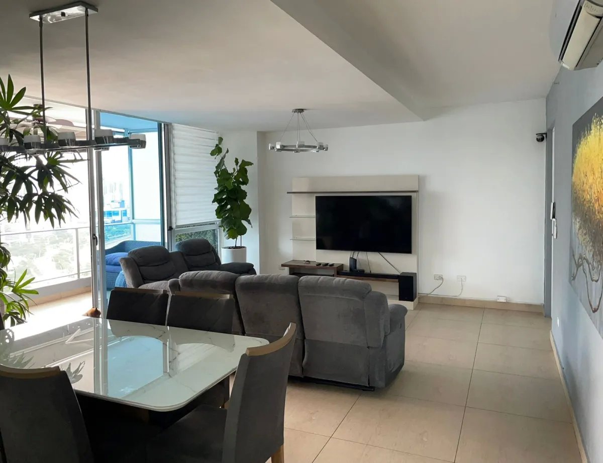 Venta de Apartamento en la Avenida Balboa