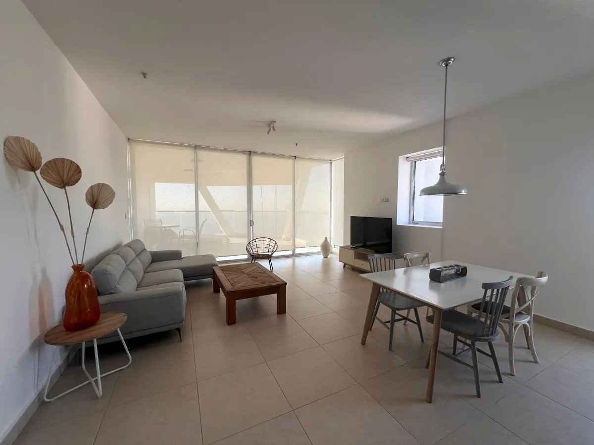 Apartment For Rent in Avenida Balboa