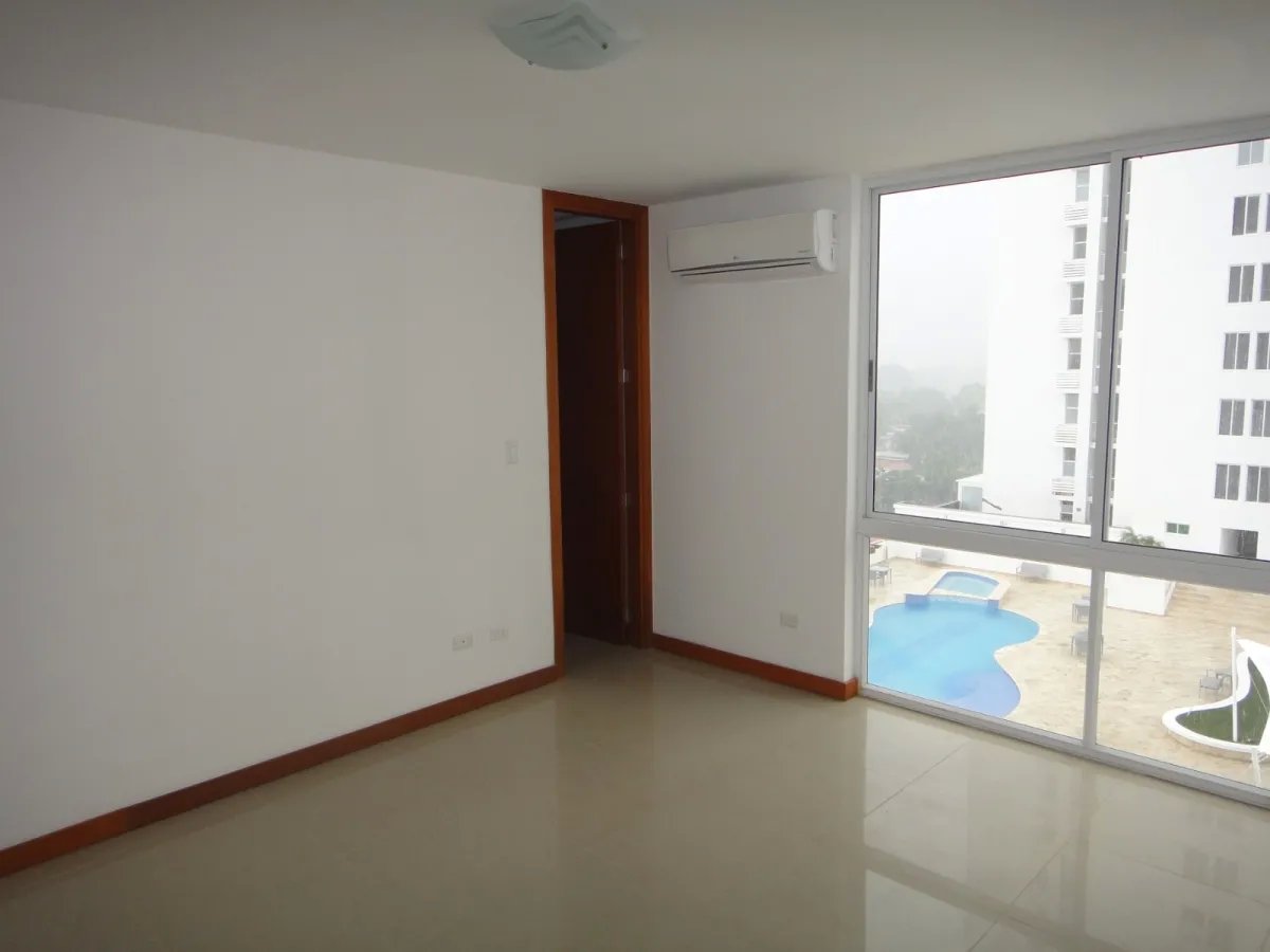 VENTA GANGA  APARTAMENTO PH BAHIA DELL GOLF