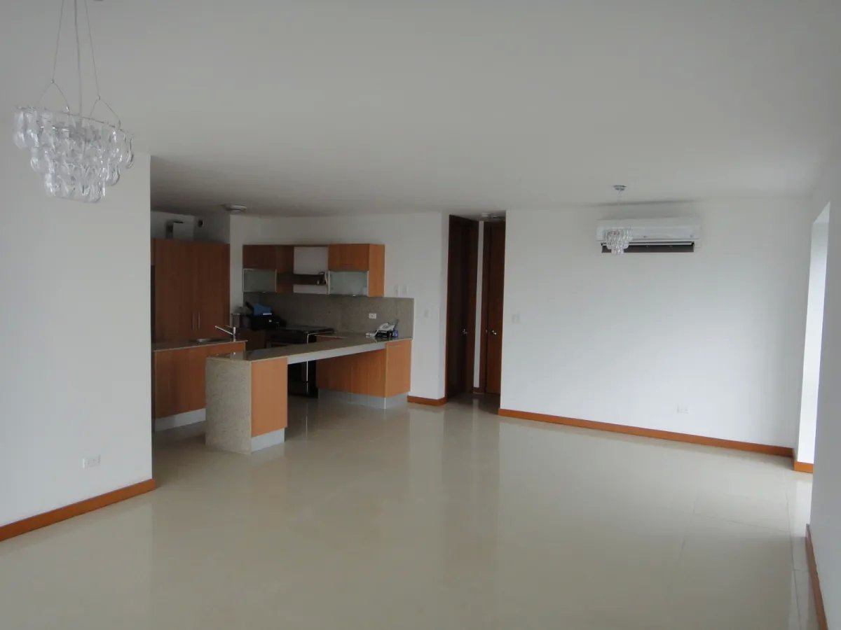 VENTA GANGA  APARTAMENTO PH BAHIA DELL GOLF