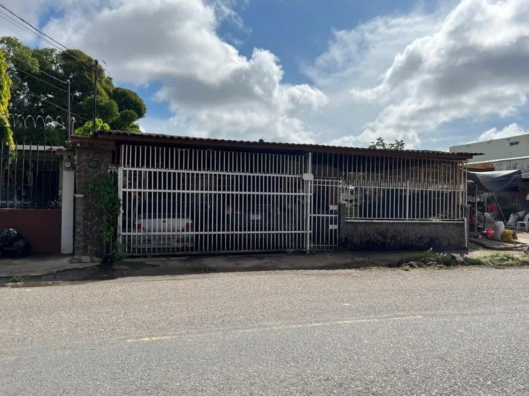 Single Family Detached For Sale in Barrio Colón