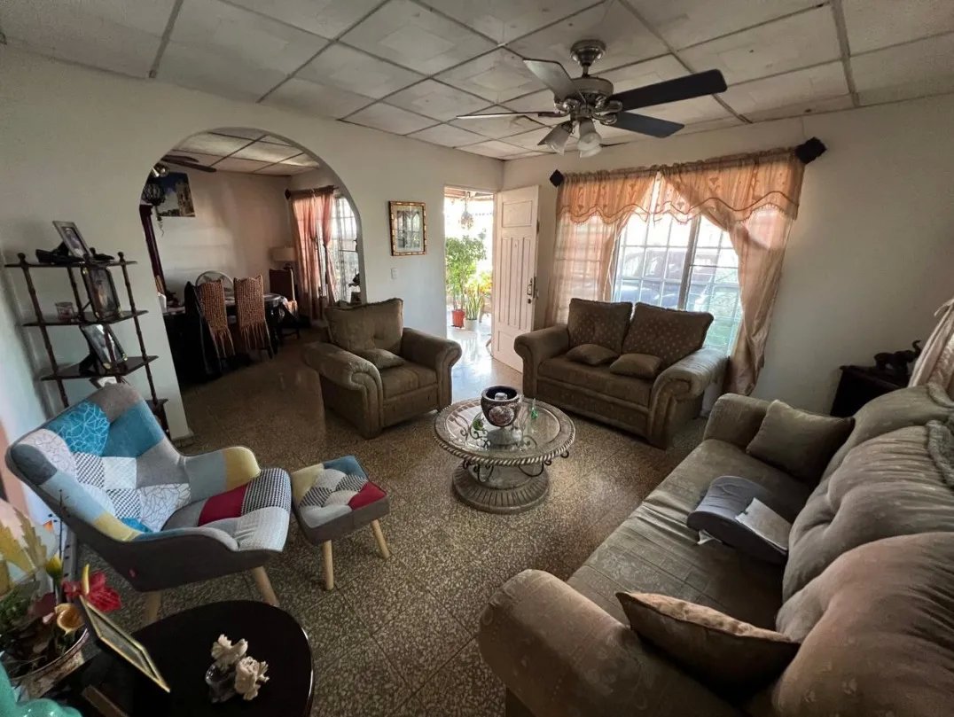 Single Family Detached For Sale in Barrio Colón