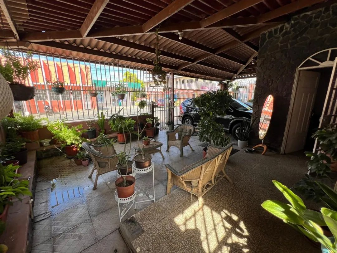 Single Family Detached For Sale in Barrio Colón
