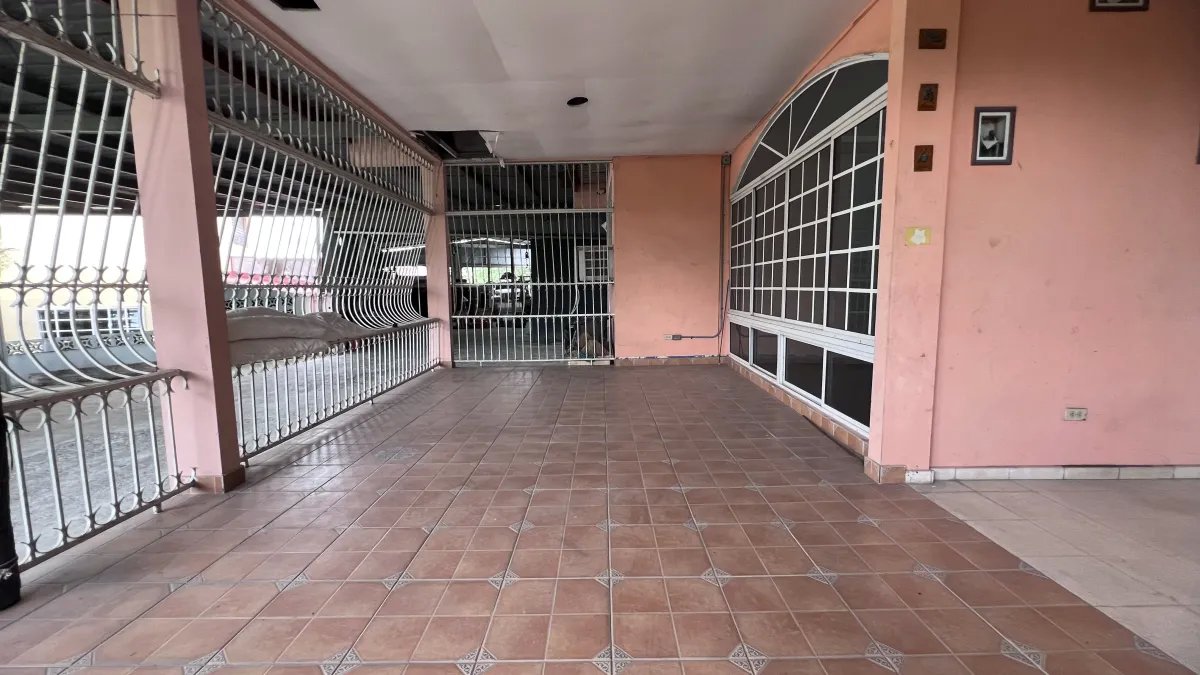Se vende casa y galera en Llano Bonito, Juan Diaz
