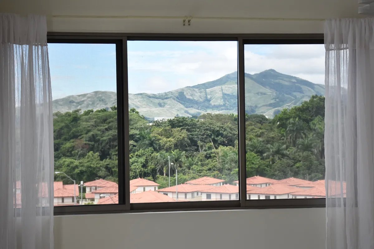 SE VENDE O SE ALQUILA