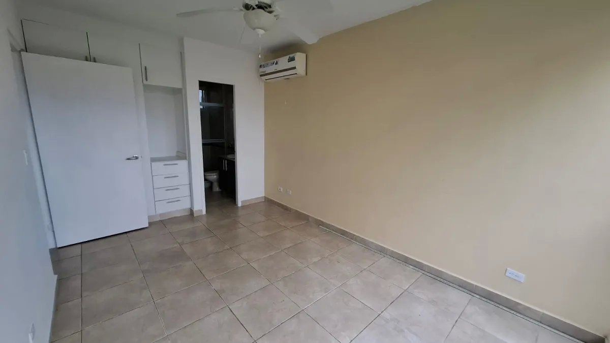 Venta de Apartamento en PH Altamarina, Playa Dorada