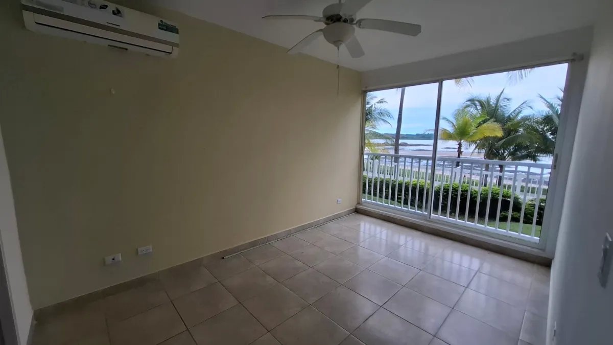 Venta de Apartamento en PH Altamarina, Playa Dorada