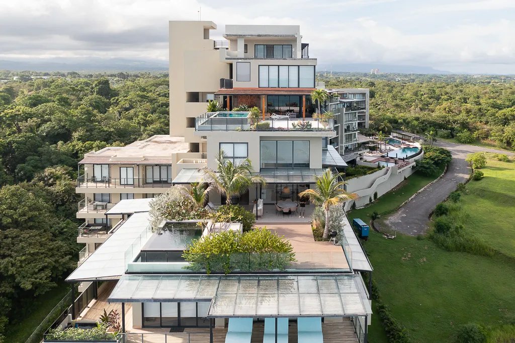 Apartment For Sale in San Carlos