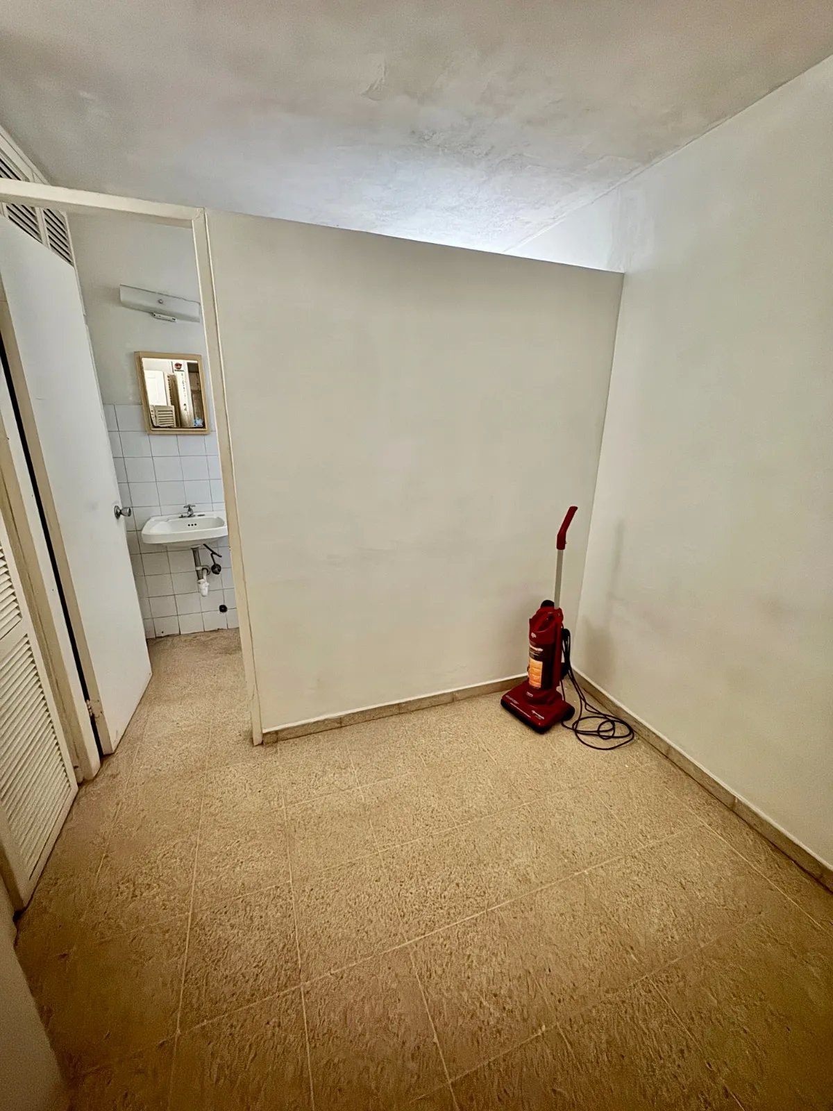 Apartment For Sale in Marbella