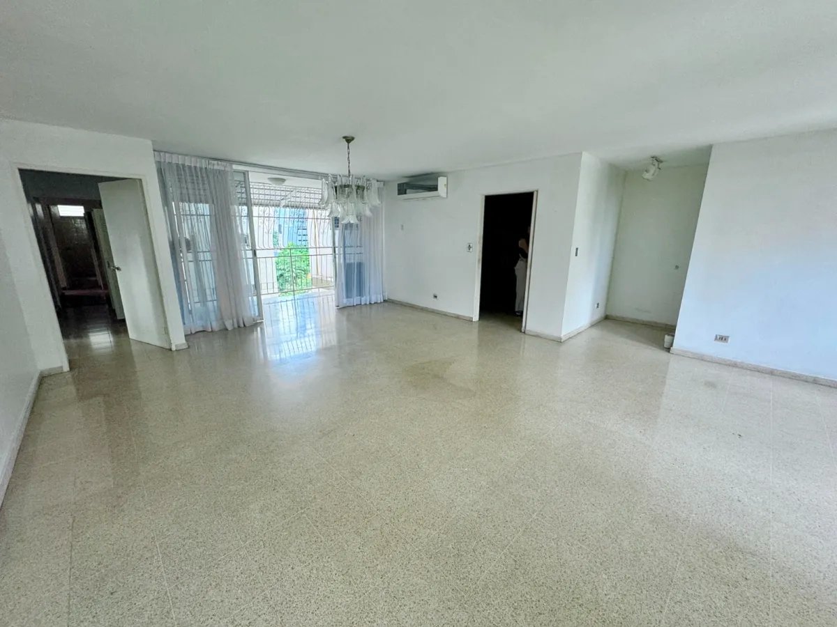 Apartment For Sale in Marbella