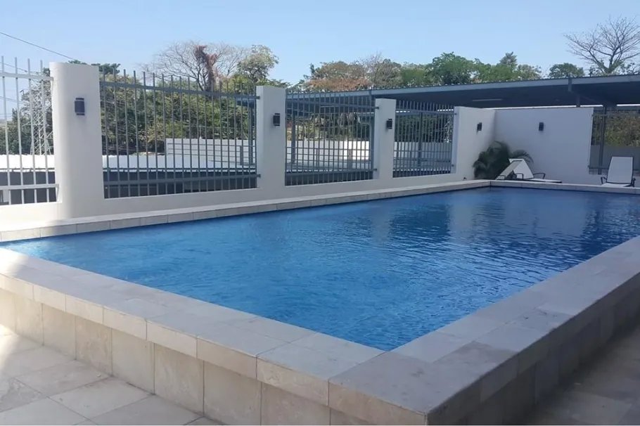 Se vende apartamento en PH Rokas, Condado Del Rey