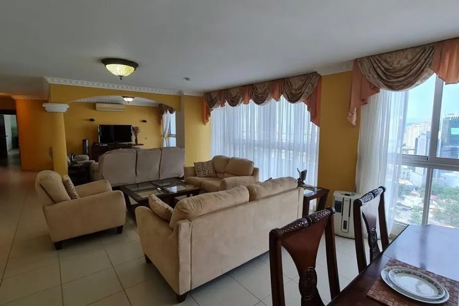 Se alquila apartamento en PH Sol Marina, Marbella