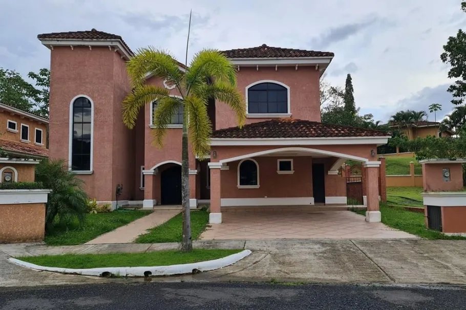 Se Vende Casa en PH Clayton Village, Clayton