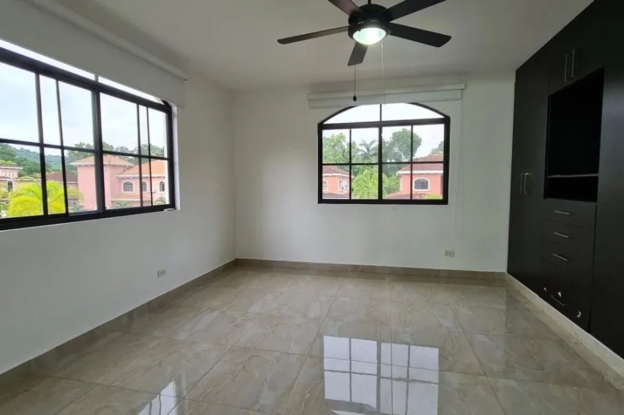 Single Family Detached For Sale in Park Road