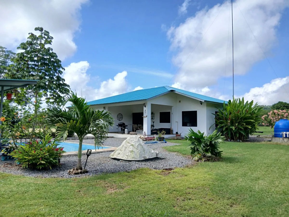 Farm For Sale in Las Lomas