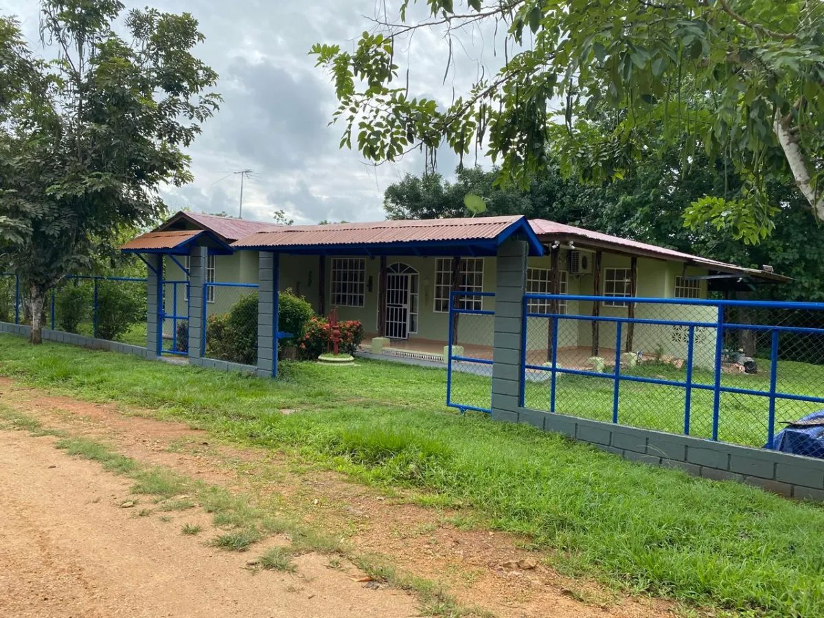House For Sale in Potuga de Parita
