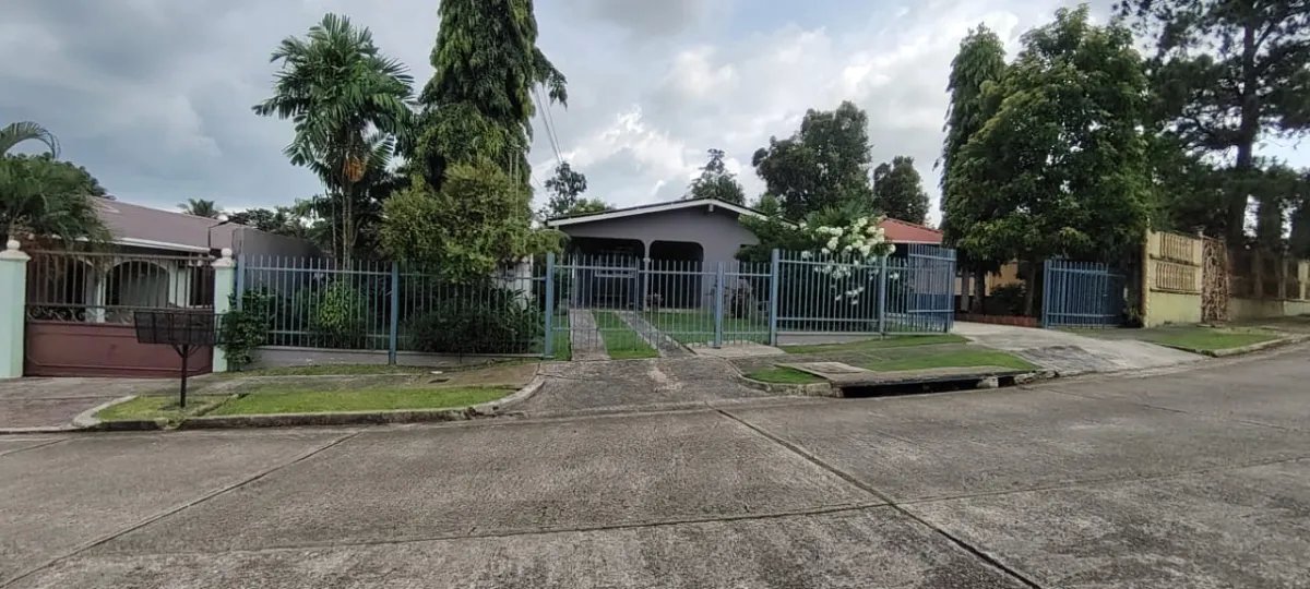 VENDO CASA EN ALTOS DE VACAMENTE