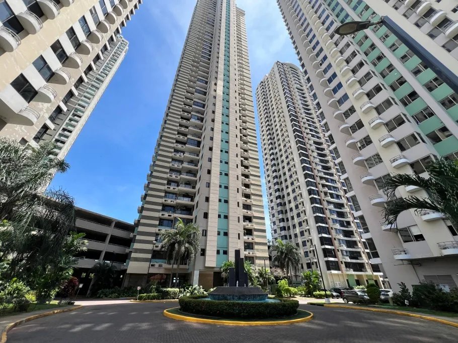 Apartment For Sale in San Francisco