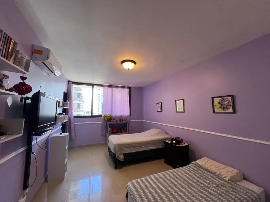 Apartment For Sale in San Francisco