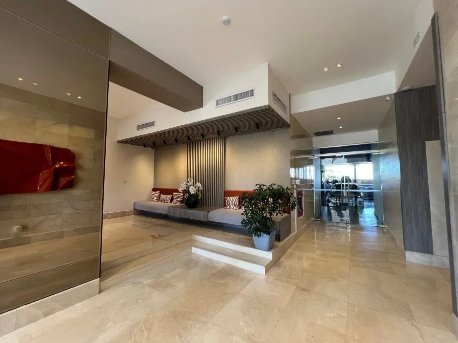 Apartment For Sale in San Francisco