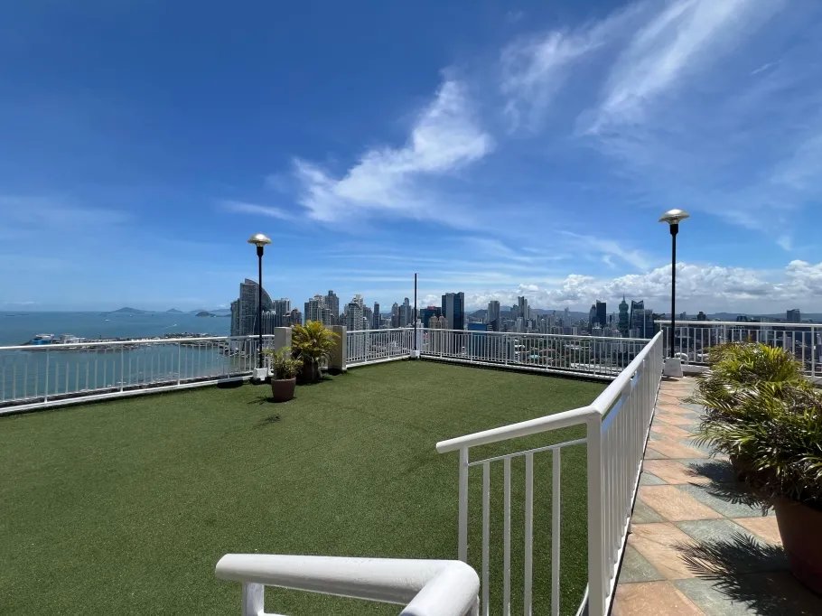 Apartment For Sale in San Francisco