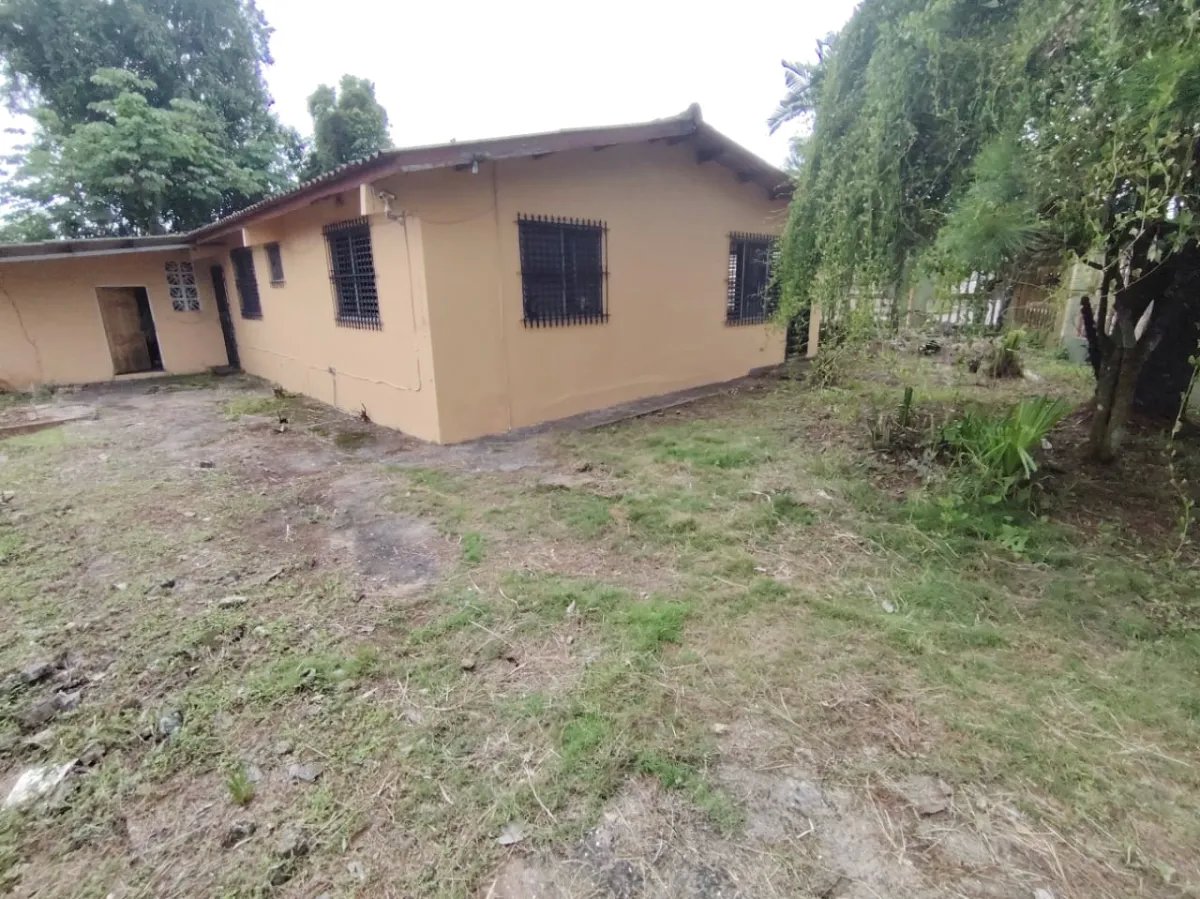 Vendo casa en Altos de Vacamonte