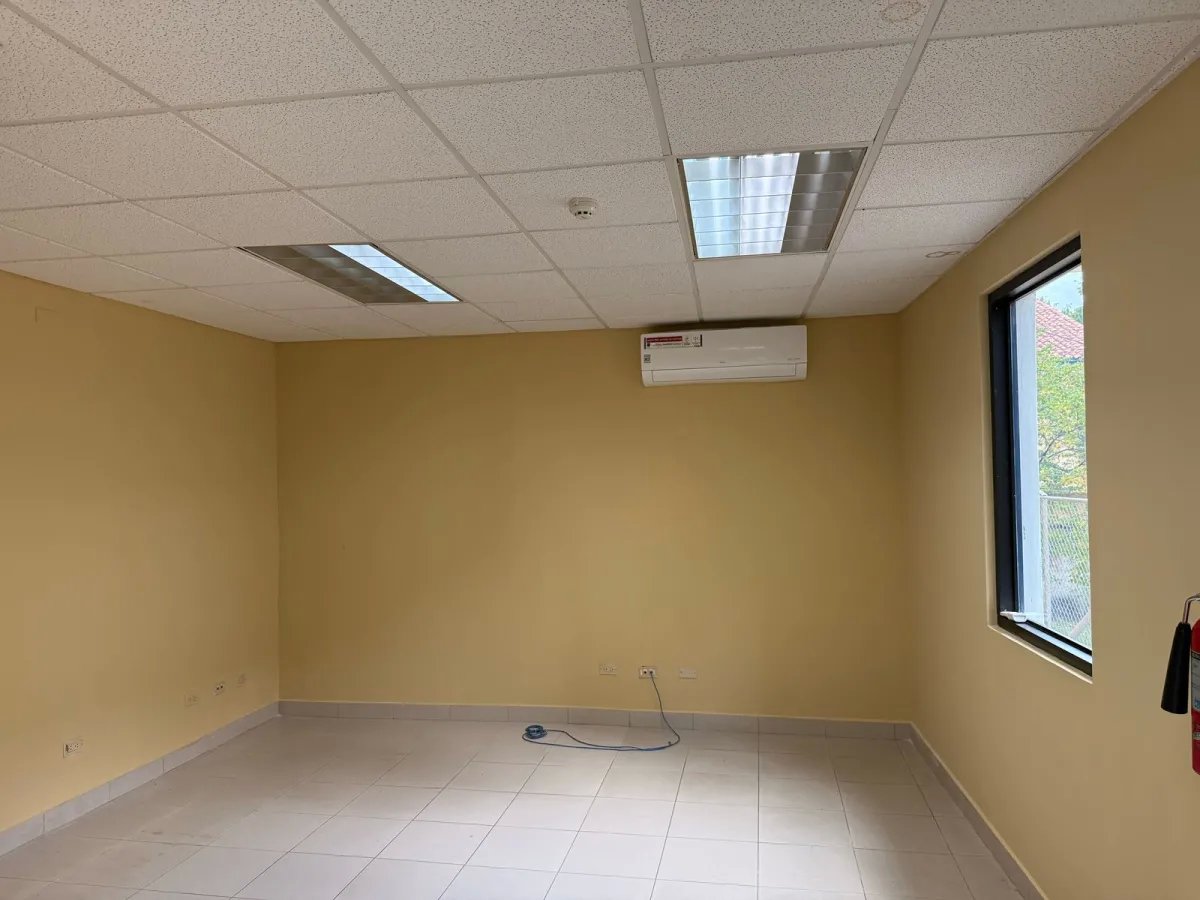 Se Vende Casa con Uso Comercial u Oficina