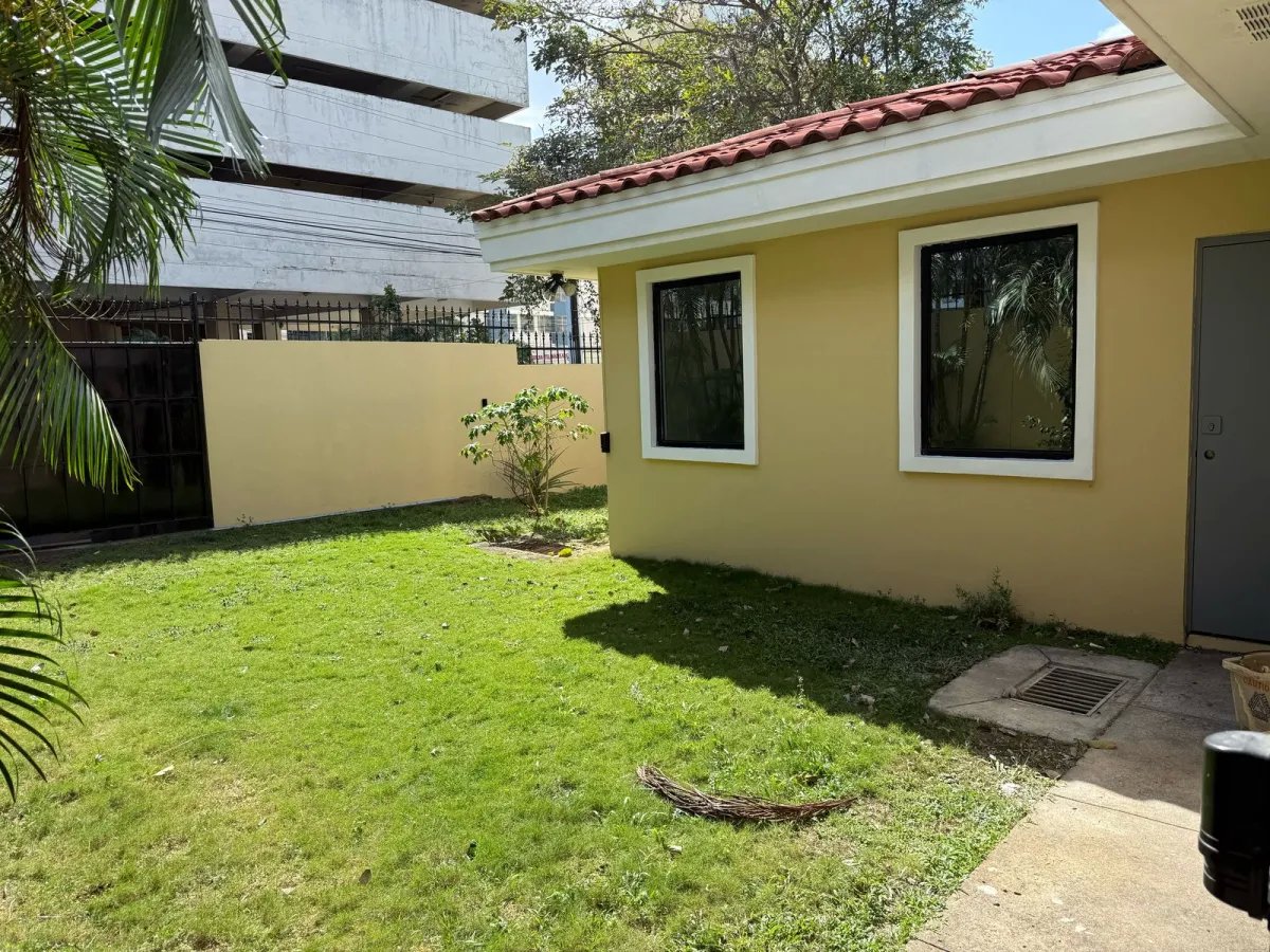 Se Vende Casa con Uso Comercial u Oficina